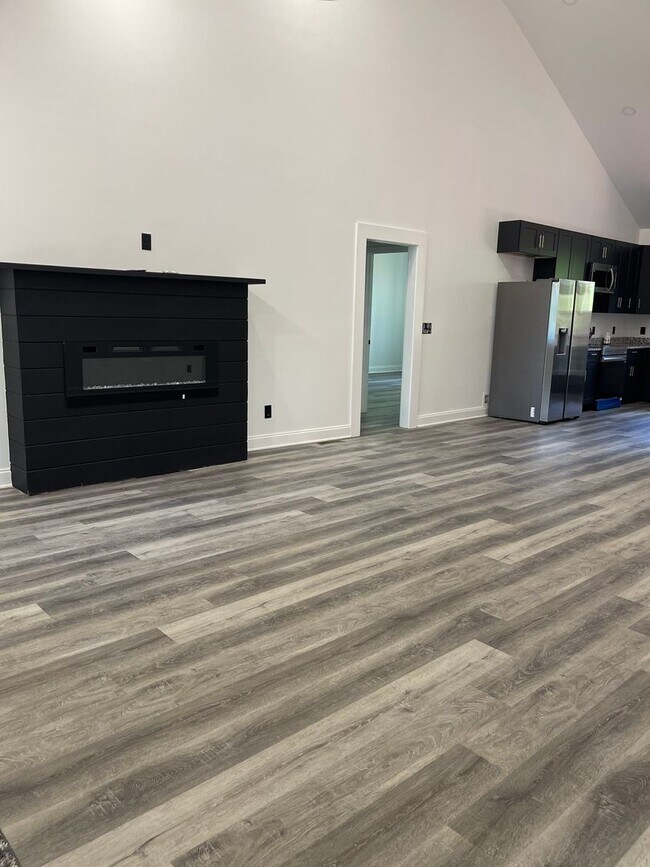 Building Photo - 1395 Willow Creek Ln