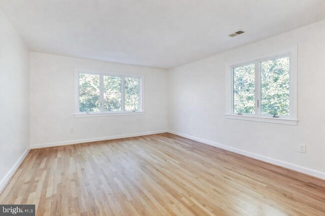 Building Photo - 7220 Vistas Ln