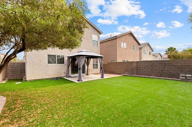 Building Photo - Cozy Furnished 3bed 3bath l Near Southern Highlands