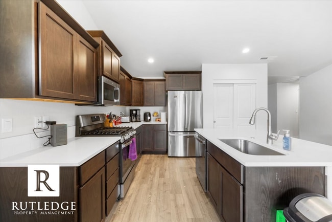 Building Photo - 3 Bedroom 2 Bath Home in Medford!