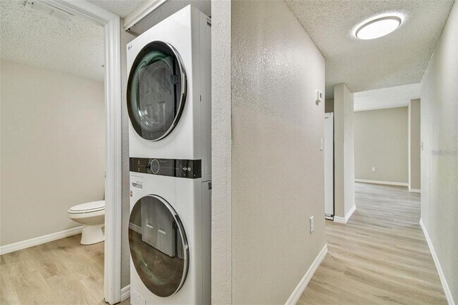 Building Photo - 726 Haven Pl