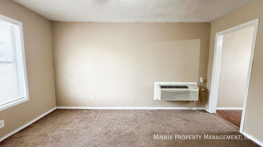 Building Photo - 310 E Lynn St