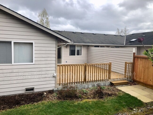 Building Photo - 3022 Russell Way
