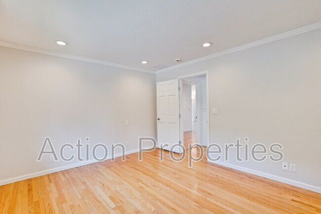 Building Photo - 15350 Norton Rd