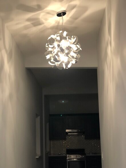 Building Photo - 203 Avenue Z