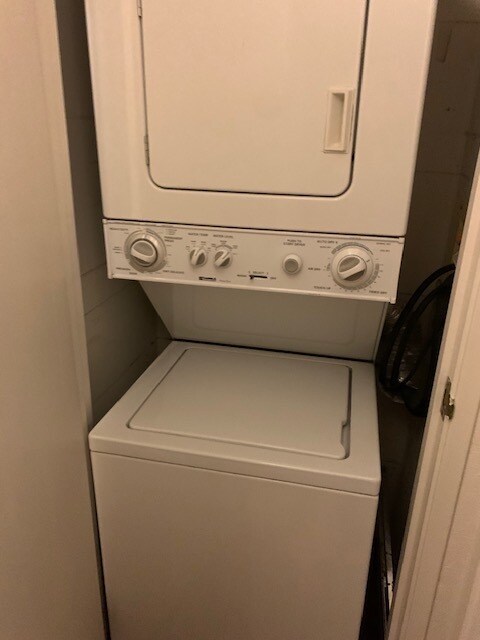 washer dryer - 2845 Idlewild Dr