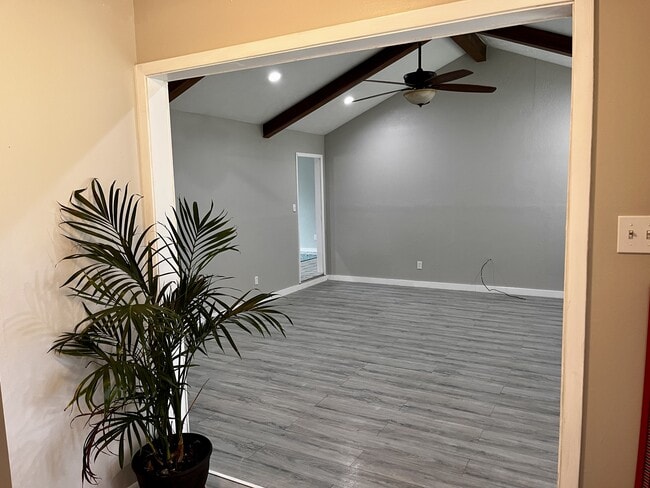 Building Photo - 1010 Holt St