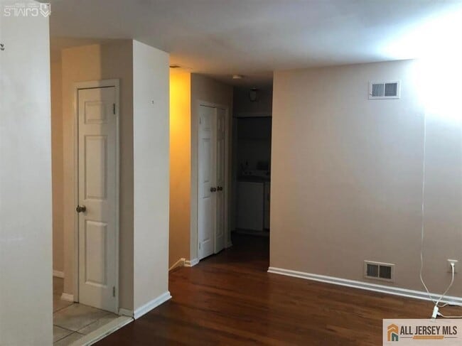 Building Photo - 501 Woodbridge Commons Way