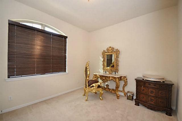 Building Photo - 8700 Iron Horse Dr