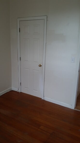 Building Photo - 318 Saint Paul St