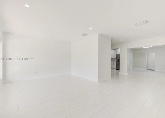 Building Photo - 865 W 72nd Pl