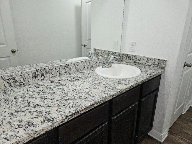 Building Photo - 18412 Speculator Ln