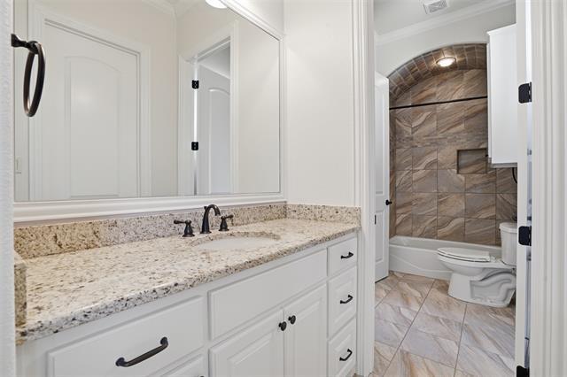 Building Photo - 3725 W 5th St