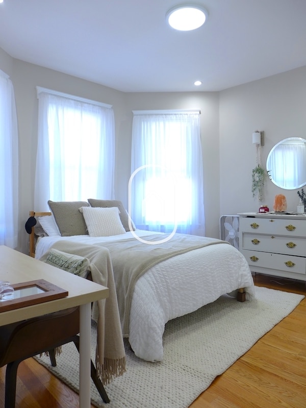 Building Photo - 1615 Tremont St