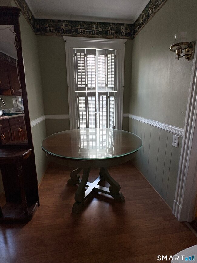 Building Photo - 211 S Whittlesey Ave