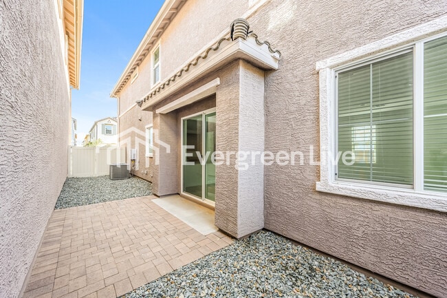 Building Photo - 9844 W Verde Ln