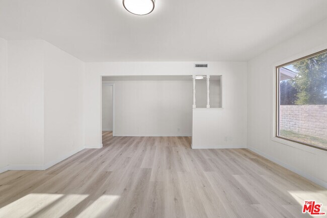 Building Photo - 20464 Elkwood St