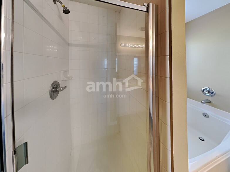 Building Photo - 7710 Eldergrove Ln