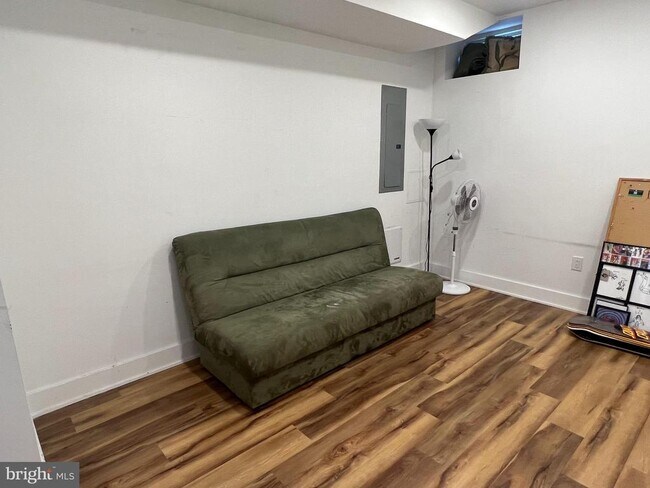 Building Photo - 1431 N 28th St