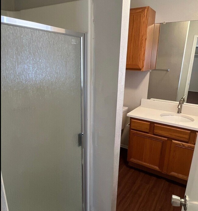 Building Photo - Remodeled 4 bedroom, 2 bath - Moore Schools