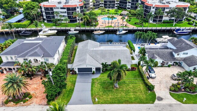 Building Photo - 787 Havana Dr