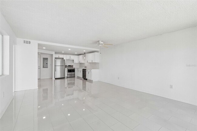 Building Photo - 450 Treasure Island Causeway