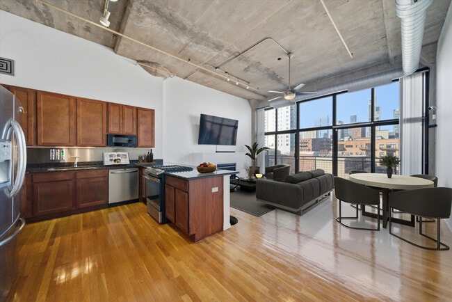 Building Photo - 1727 S Indiana Ave