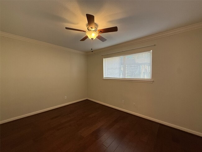 Building Photo - 1530 Heights Blvd