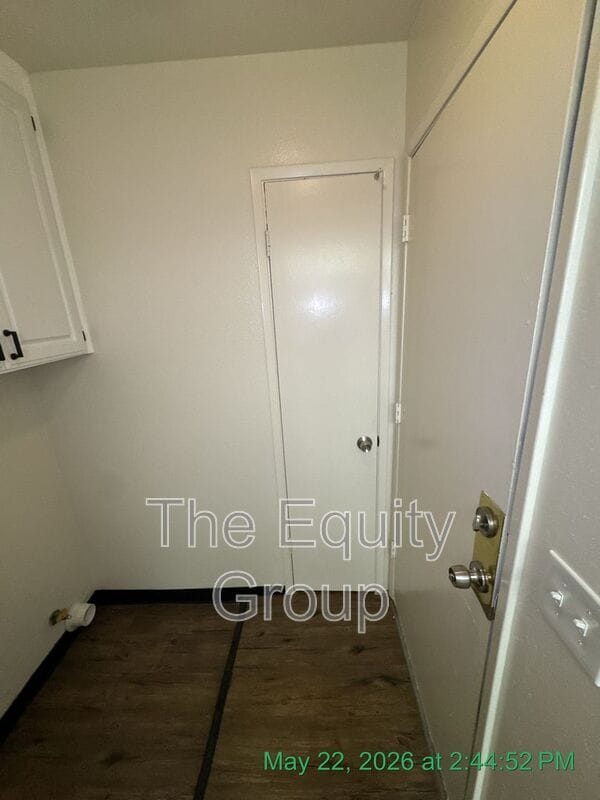 Building Photo - 148 S Peppertree St