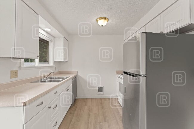 Building Photo - PC- 3251 North 7th Street - 4