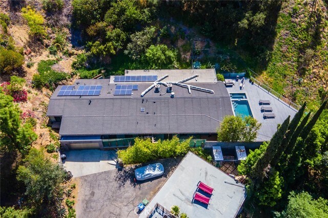 Building Photo - 2420 Bowmont Dr