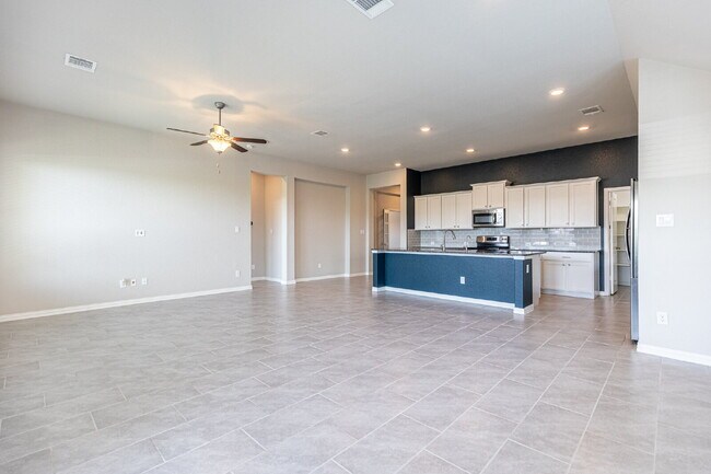 Building Photo - 2034 Carter Ln