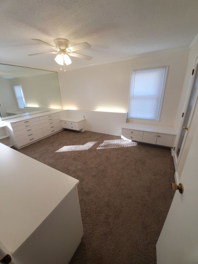 Building Photo - 6470 Satterwhite Point Rd