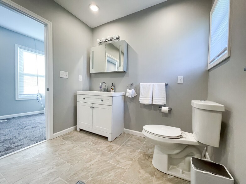 Building Photo - 1701 Spence St