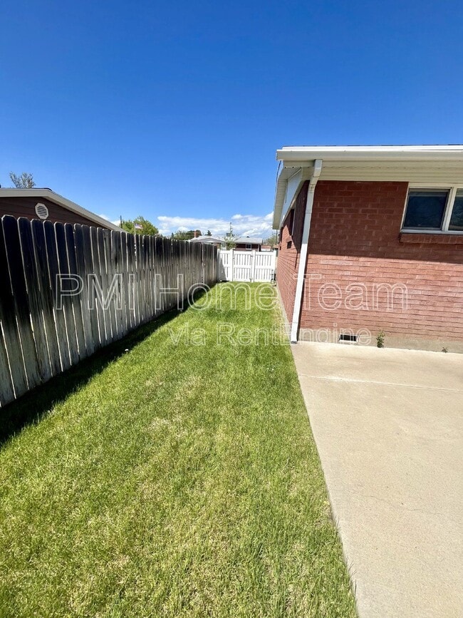 Building Photo - 224 W 700 N