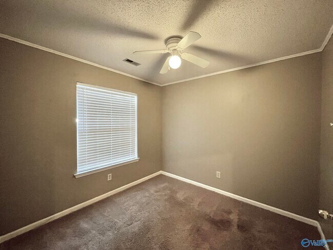 Building Photo - 105 Sugarwood Ct