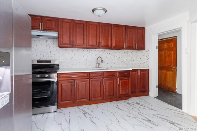 Building Photo - 100-30 Martense Ave