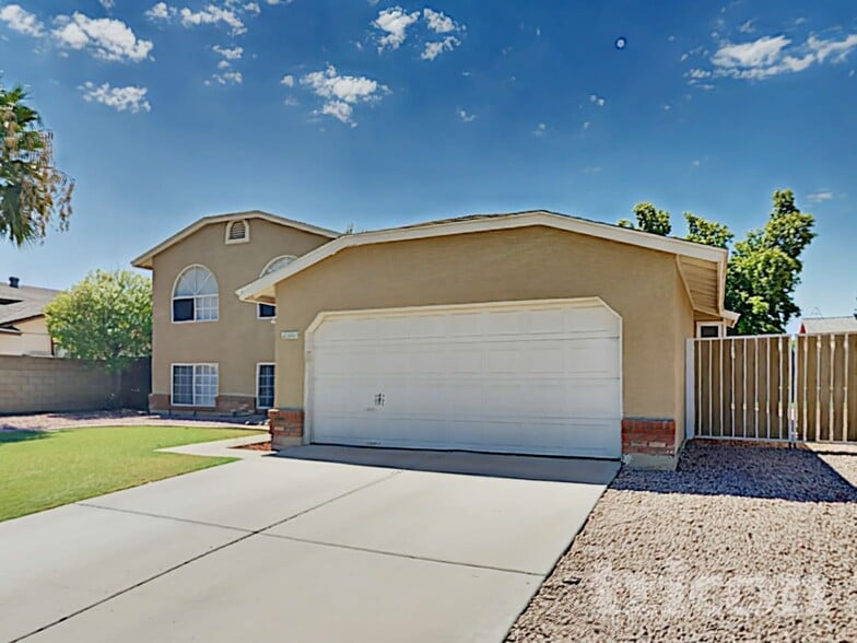 Building Photo - 601 E Palomino Dr