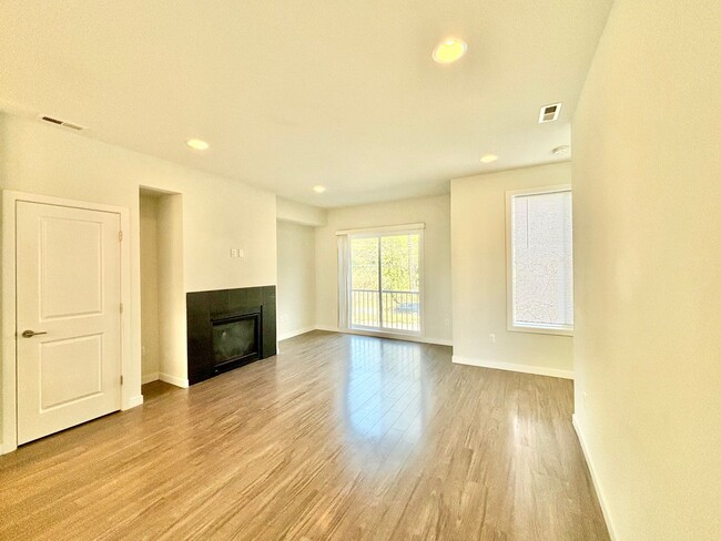 Building Photo - Private Bathroom for Each Bedroom