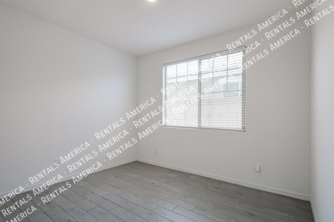 Building Photo - 5509 N 108th Ave