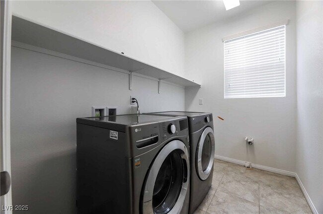 Building Photo - 11586 Monte Isola St