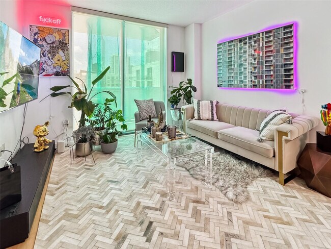 Building Photo - 333 NE 24th St