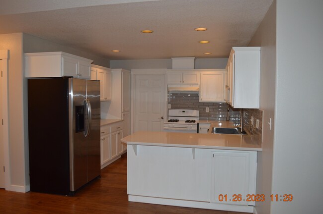 Building Photo - 2025 3rd St