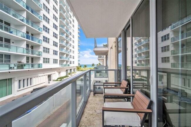 Building Photo - 9501 Collins Ave