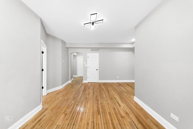 Building Photo - 5832 W North Ave