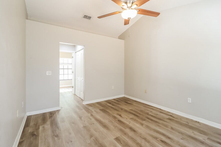 Building Photo - 1023 Malletwood Dr