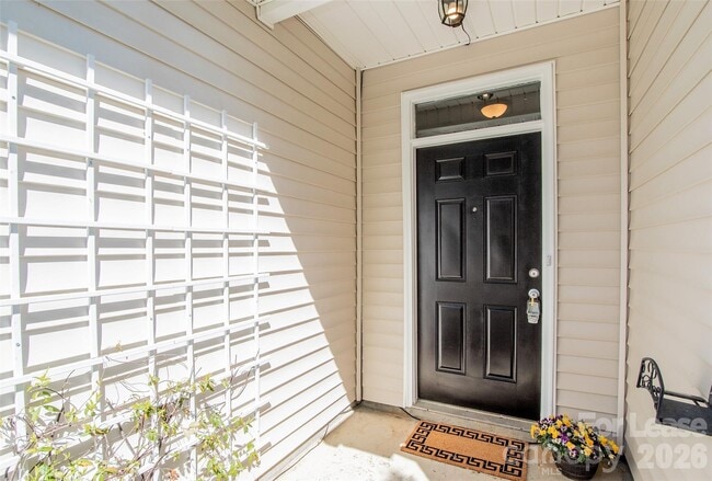 Building Photo - 4018 Far West Dr