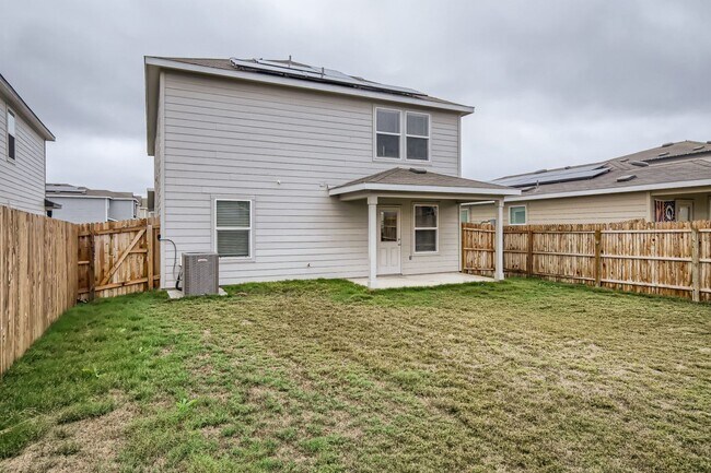 Building Photo - 4 bedroom- 8 miles from Randolph Air Force...