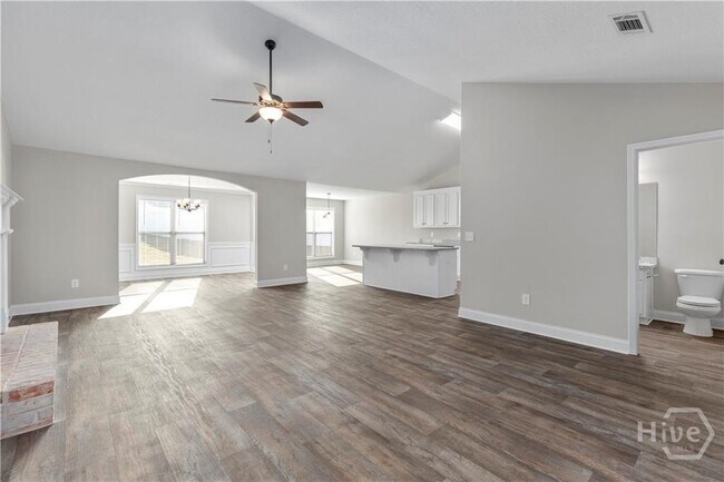 Building Photo - 2164 Savannah Dr