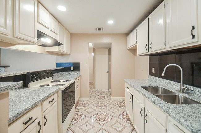 Building Photo - 4811 Raven Ridge Dr